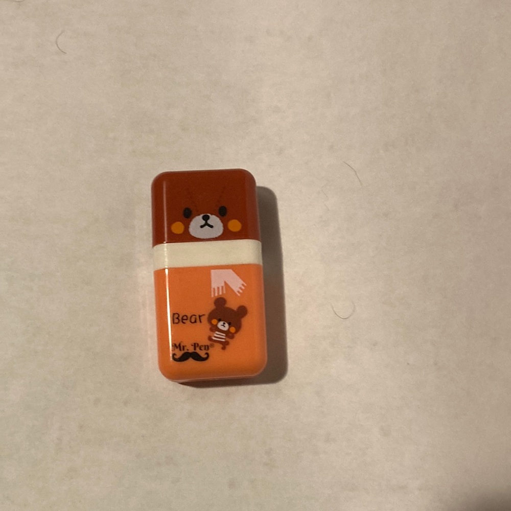 Bear eraser+roller to pick up eraser crumbs